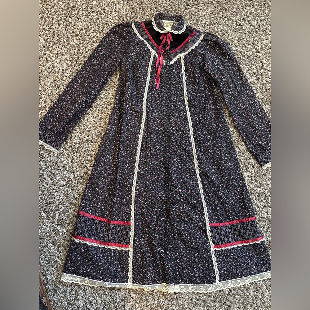 Gunne Sax Vintage Black & Pink Floral, Velveteen Prairie Dress with Lace
